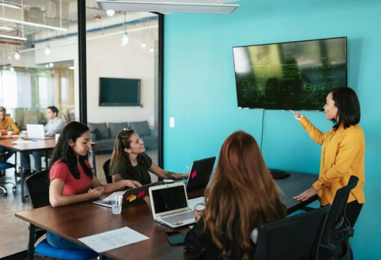 How to Integrate Generative AI in Your Crowdfunding Campaign